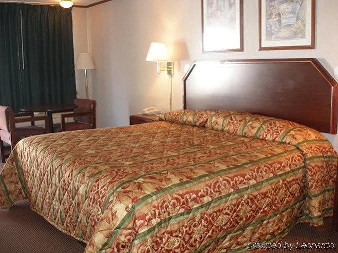 Red Carpet Inn Greensboro Exteriör bild